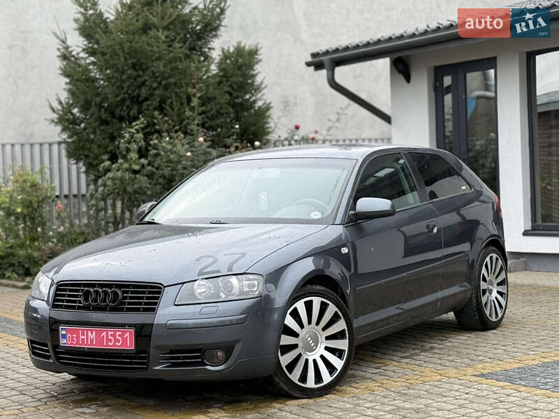 Хэтчбек Audi A3 2004 в 