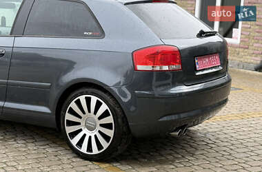 Хэтчбек Audi A3 2004 в 