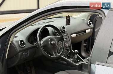 Хэтчбек Audi A3 2004 в 