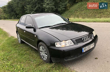 Хэтчбек Audi A3 2002 в 