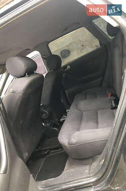 Хэтчбек Audi A3 2002 в 