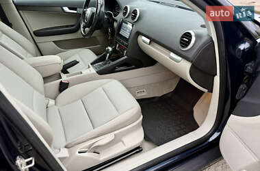 Хэтчбек Audi A3 2009 в 