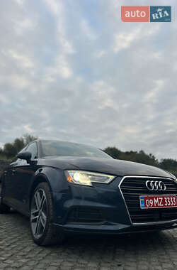 Седан Audi A3 2018 в Львові