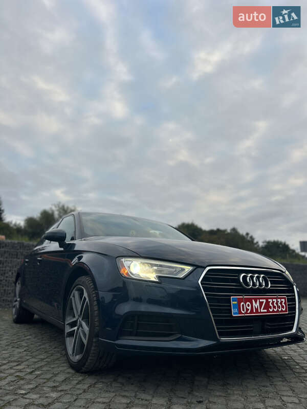 Седан Audi A3 2018 в 