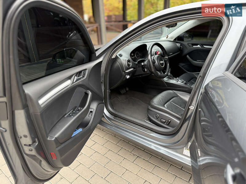 Седан Audi A3 2015 в Ровно