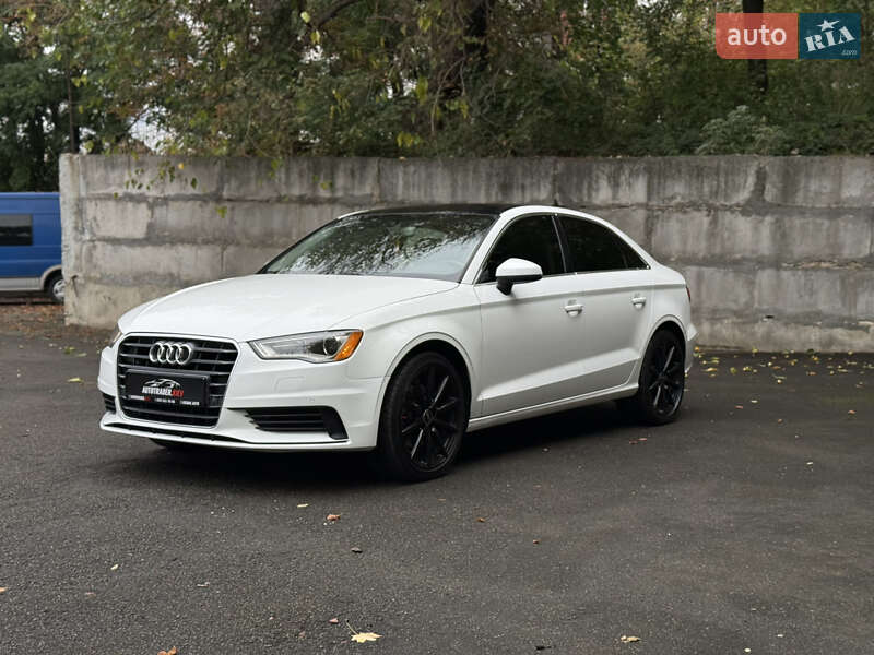 Седан Audi A3 2016 в 
