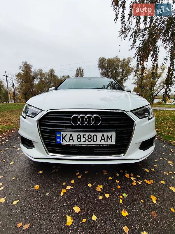 Седан Audi A3 2018 в Киеве