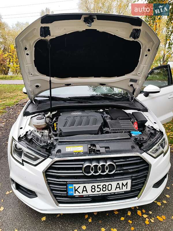 Седан Audi A3 2018 в Киеве