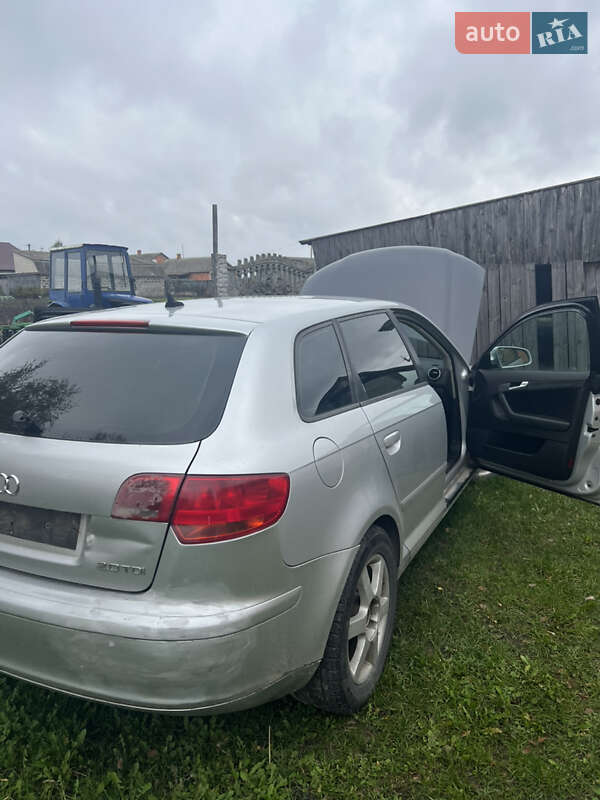 Хетчбек Audi A3 2006 в Дубровиці