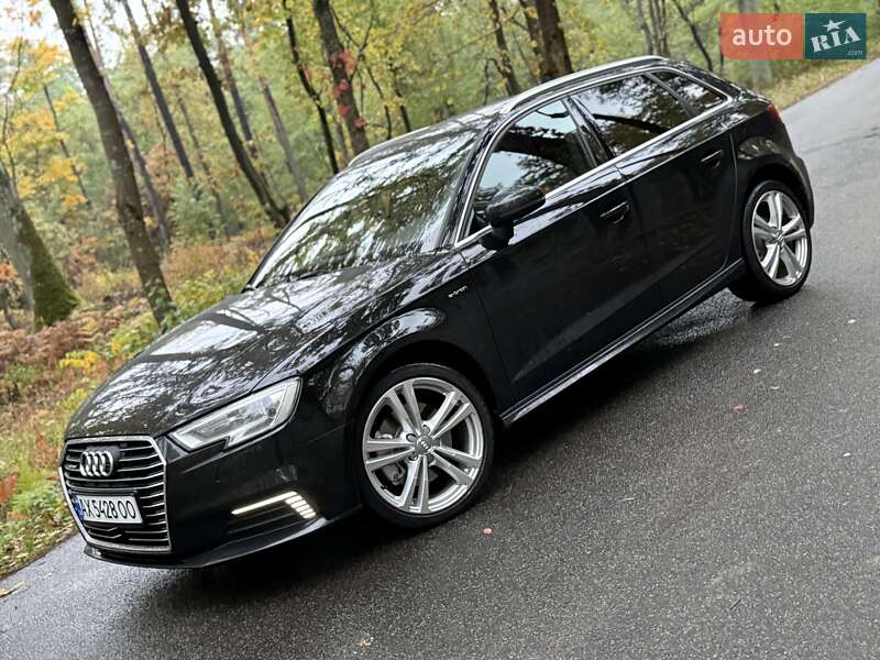 Хетчбек Audi A3 2017 в Києві