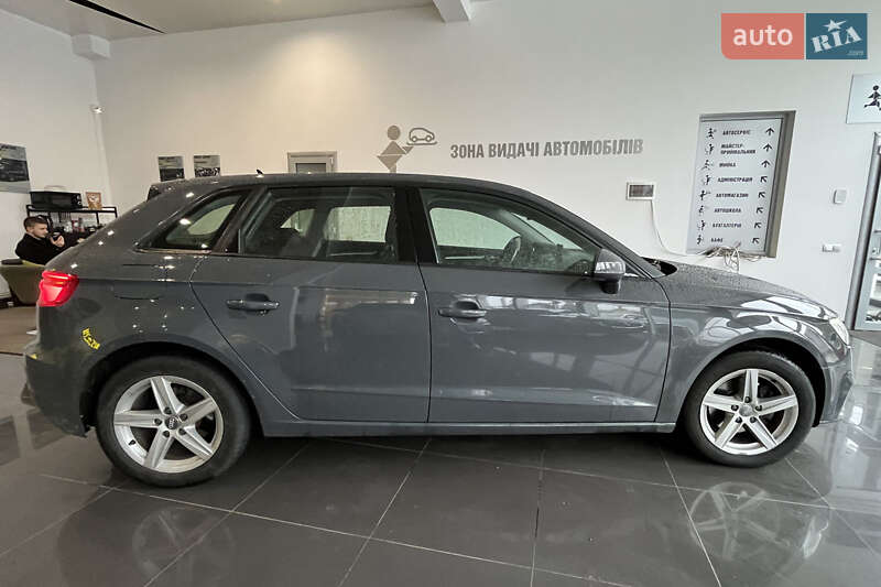 Хэтчбек Audi A3 2019 в Шептицькому