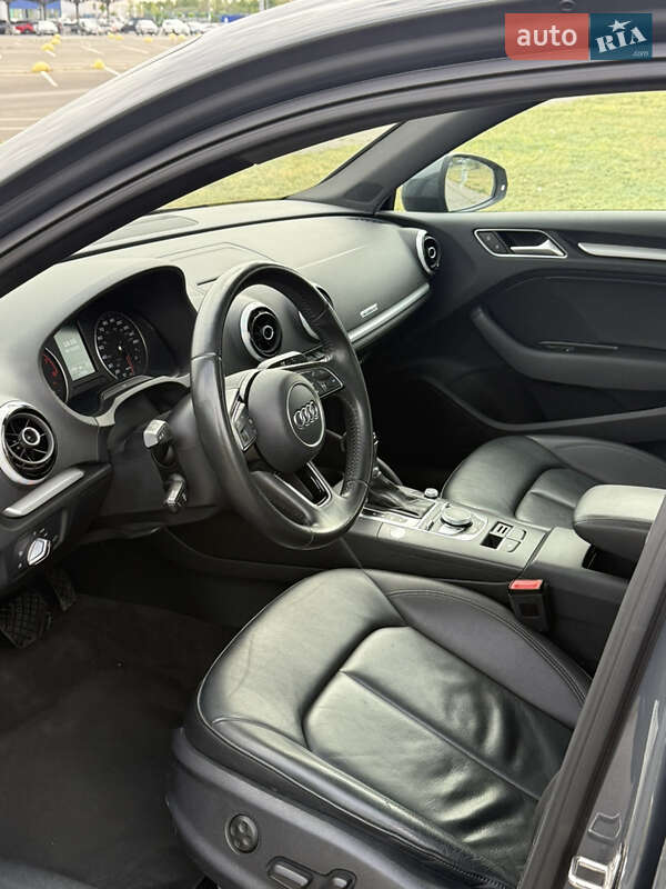 Седан Audi A3 2016 в Полтаве
