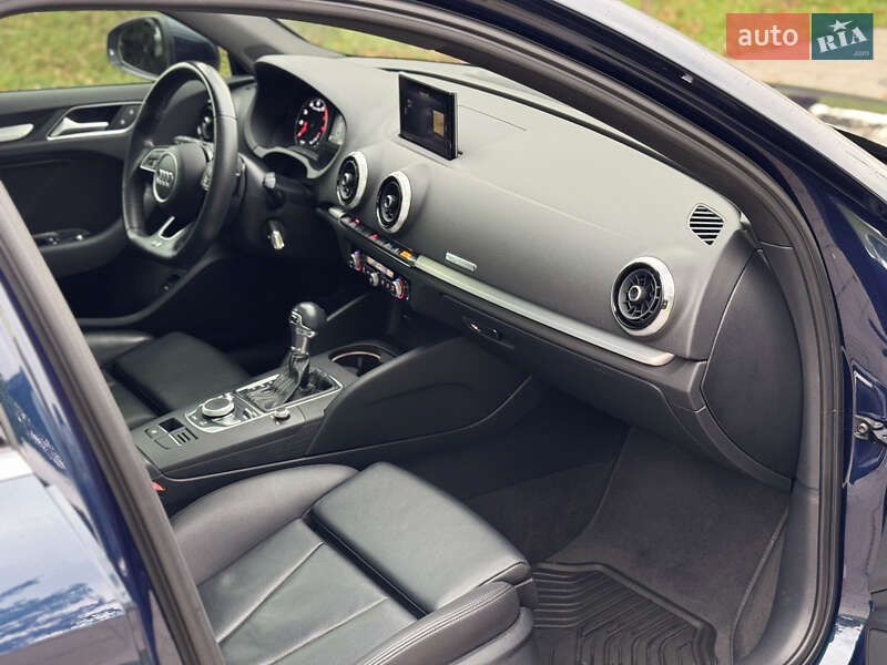 Седан Audi A3 2016 в Вінниці