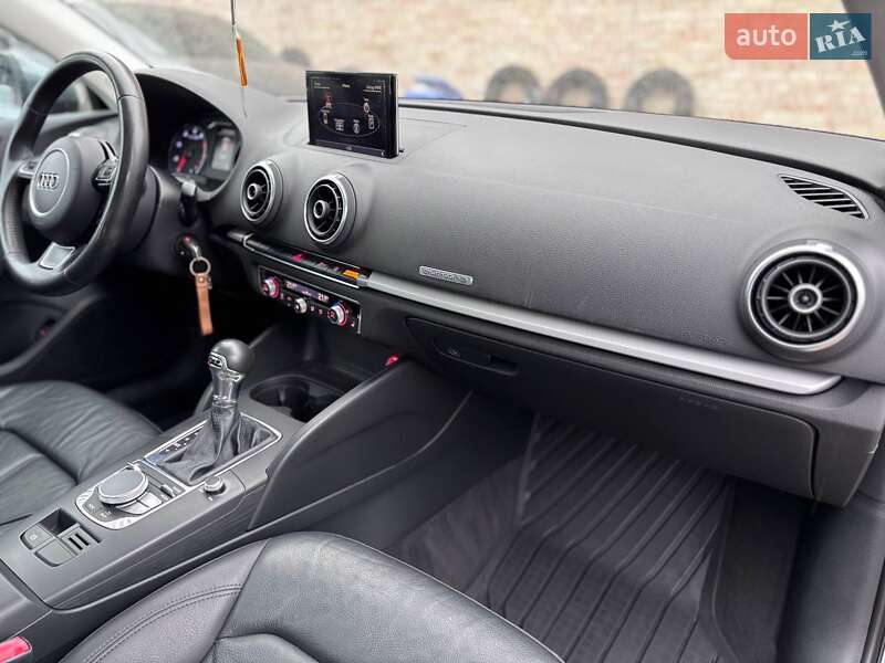 Седан Audi A3 2015 в Коломиї