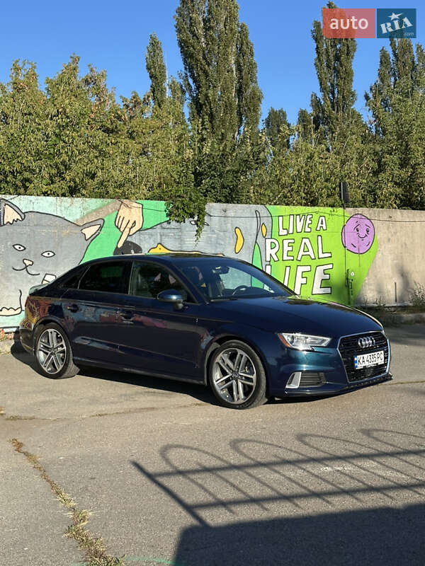 Седан Audi A3 2017 в 