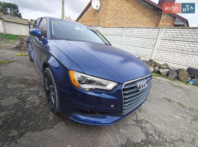 Седан Audi A3 2015 в Рівному