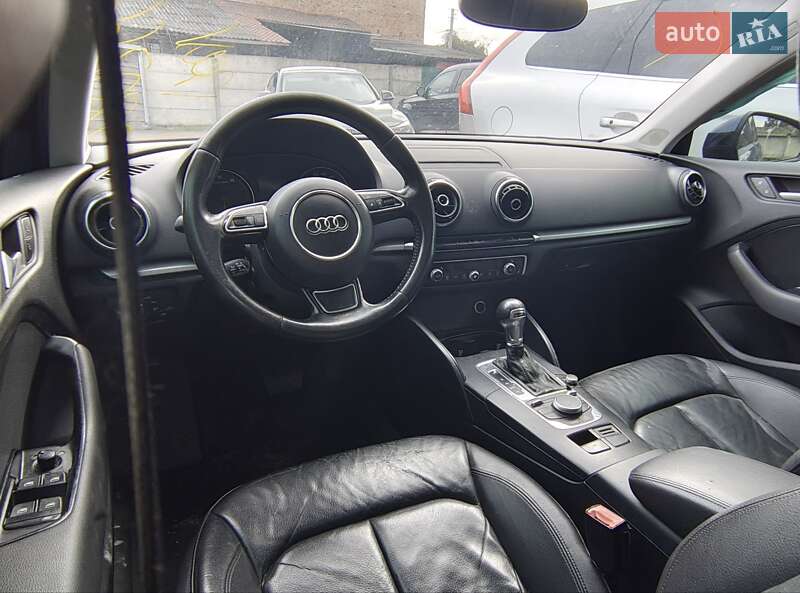 Седан Audi A3 2015 в Рівному