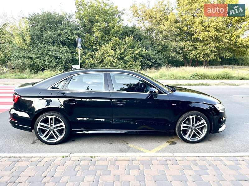 Седан Audi A3 2017 в Киеве