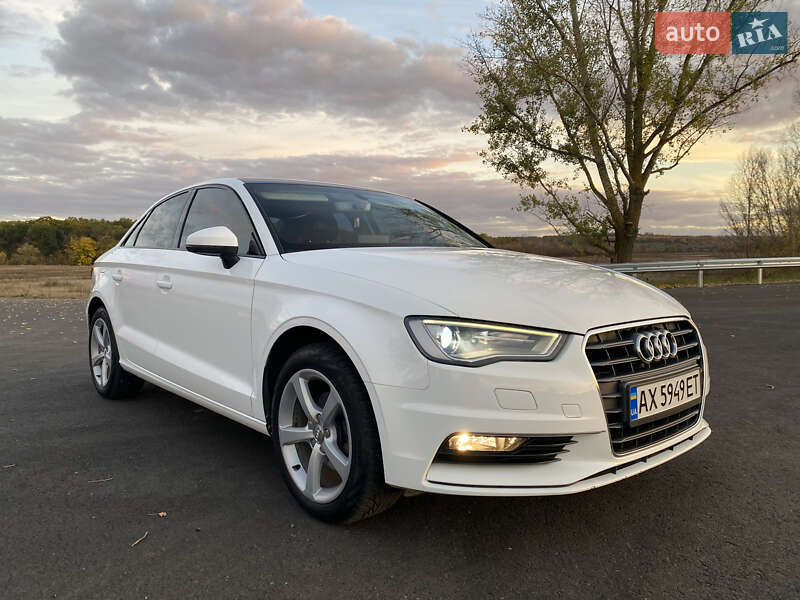 Седан Audi A3 2015 в 