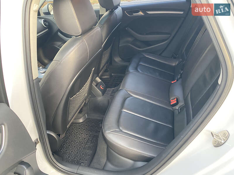 Седан Audi A3 2015 в Балаклее