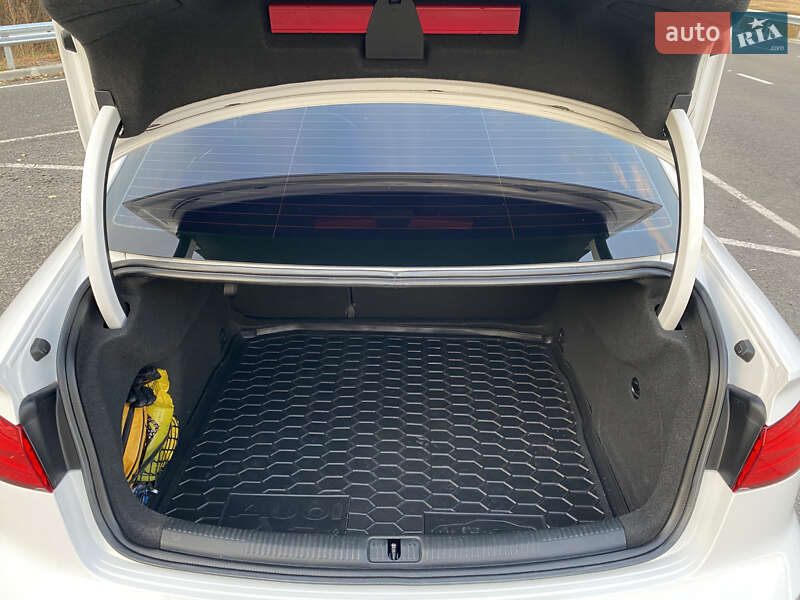 Седан Audi A3 2015 в Балаклее