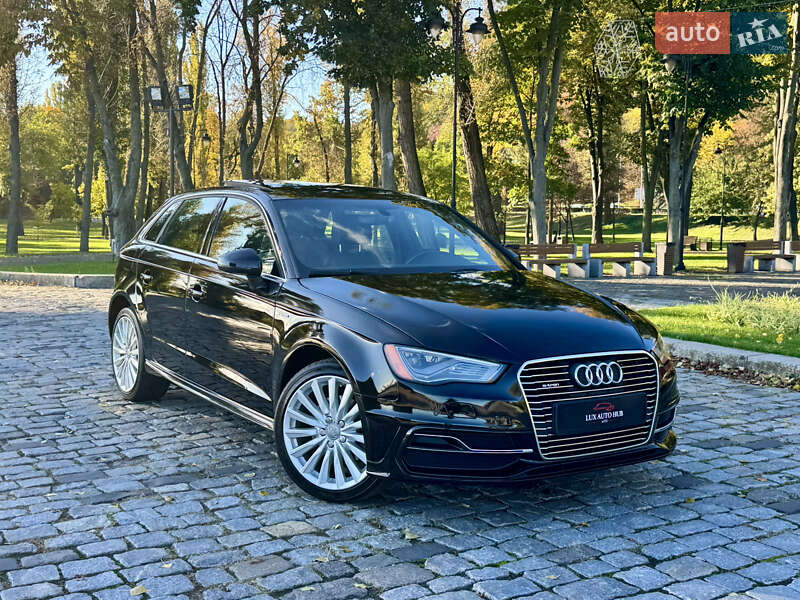 Хетчбек Audi A3 2016 в Києві