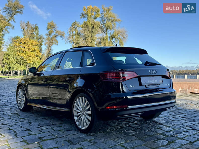Хетчбек Audi A3 2016 в Києві
