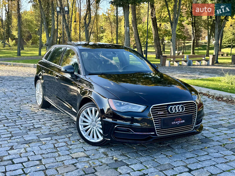 Хетчбек Audi A3 2016 в Києві