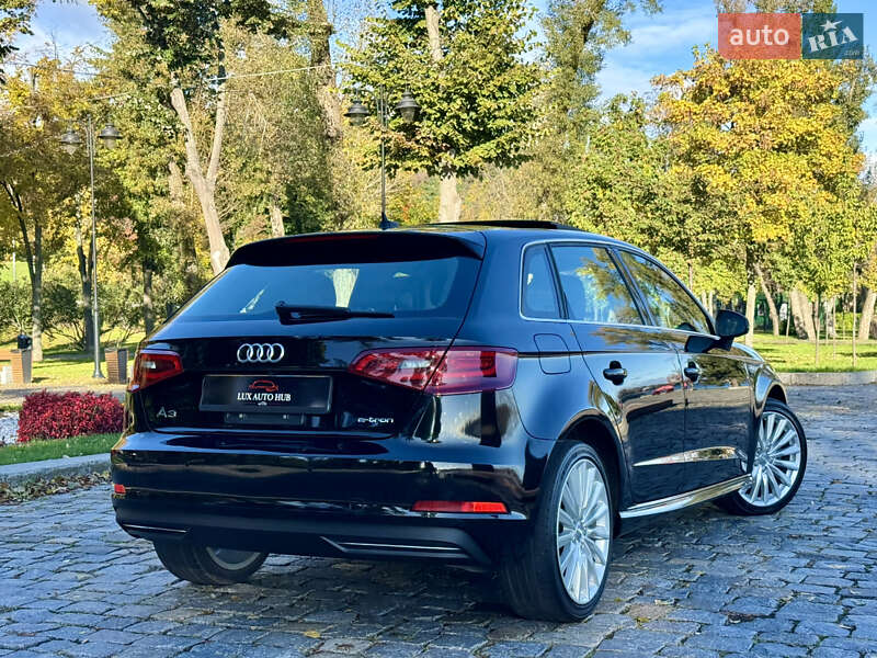 Хетчбек Audi A3 2016 в Києві