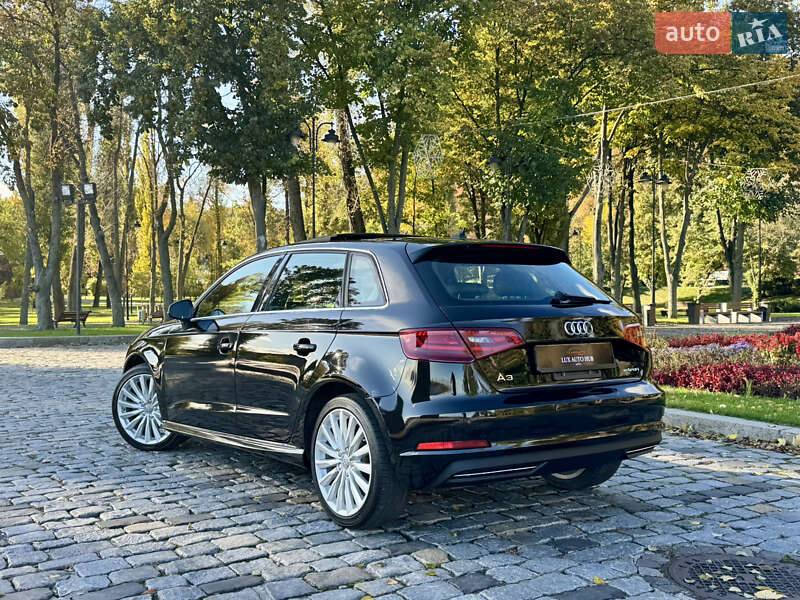 Хетчбек Audi A3 2016 в Києві