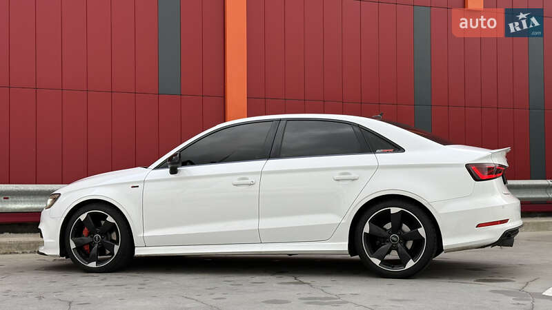 Седан Audi A3 2016 в Киеве