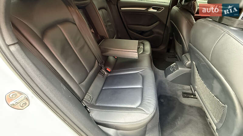 Седан Audi A3 2016 в Киеве