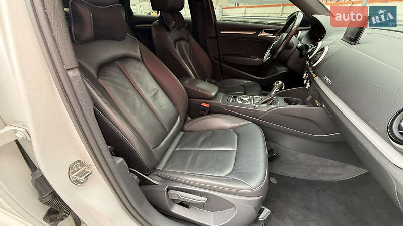 Седан Audi A3 2016 в Киеве