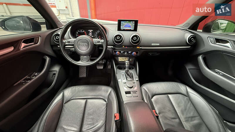 Седан Audi A3 2016 в Киеве