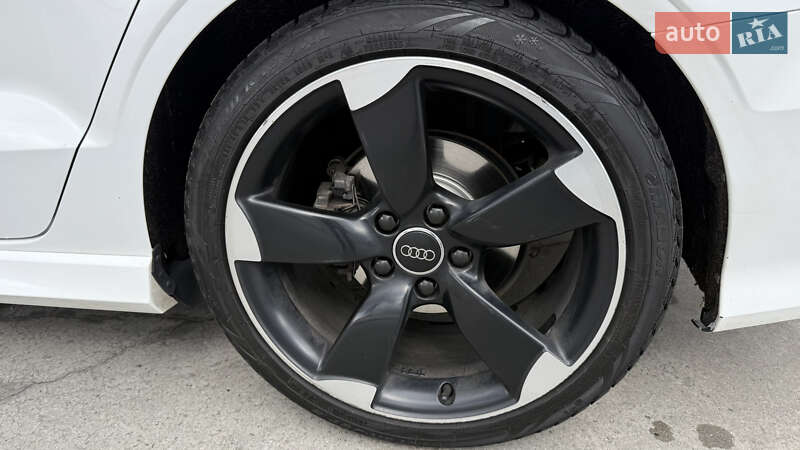 Седан Audi A3 2016 в Киеве