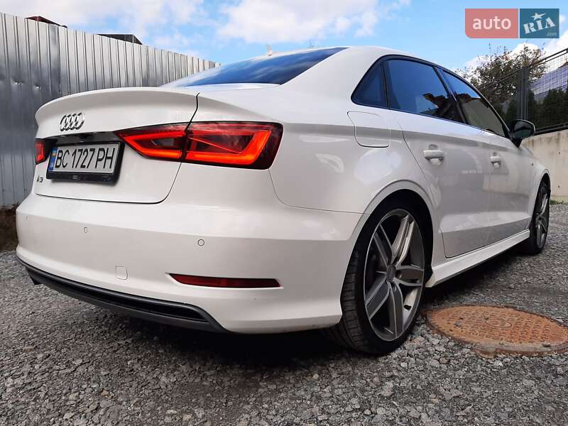 Хэтчбек Audi A3 2015 в Львове