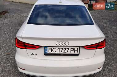 Хетчбек Audi A3 2015 в 