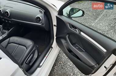 Хетчбек Audi A3 2015 в 