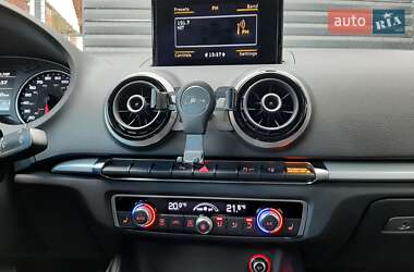 Хетчбек Audi A3 2015 в 
