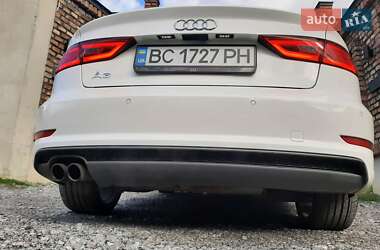 Хетчбек Audi A3 2015 в 