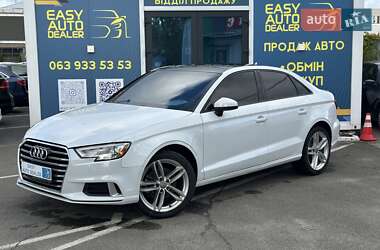 Седан Audi A3 2017 в Киеве