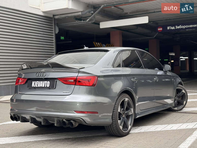 Седан Audi A3 2016 в Киеве