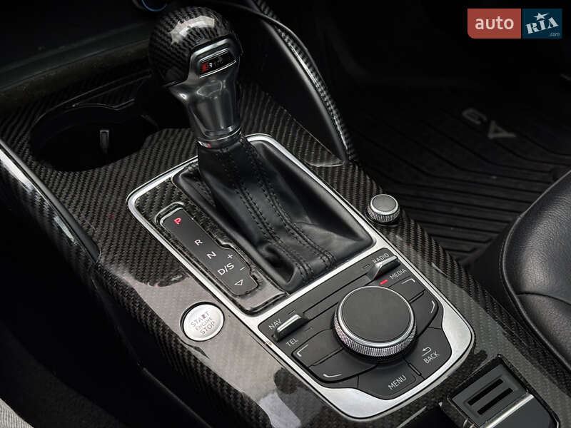 Седан Audi A3 2016 в Киеве