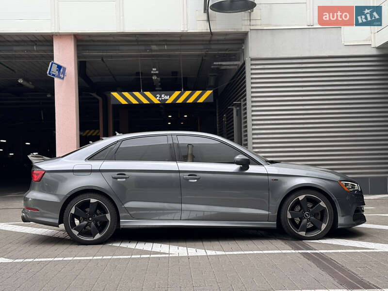 Седан Audi A3 2016 в Киеве