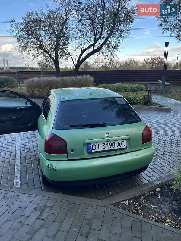 Хэтчбек Audi A3 1997 в Вишневом