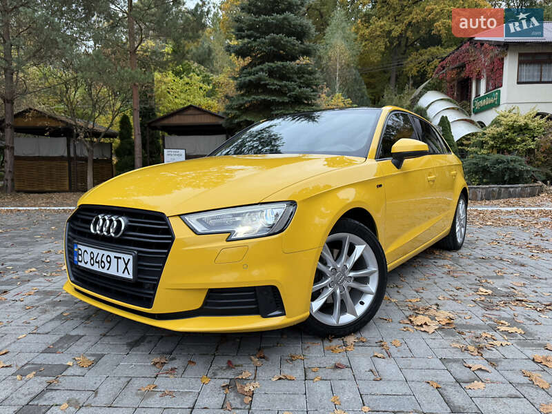 Хэтчбек Audi A3 2016 в 