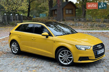 Хэтчбек Audi A3 2016 в 