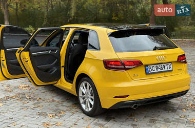 Хэтчбек Audi A3 2016 в 