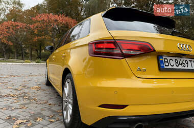 Хэтчбек Audi A3 2016 в 