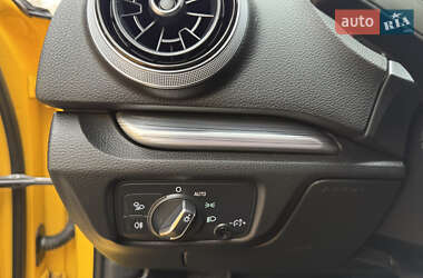 Хэтчбек Audi A3 2016 в 
